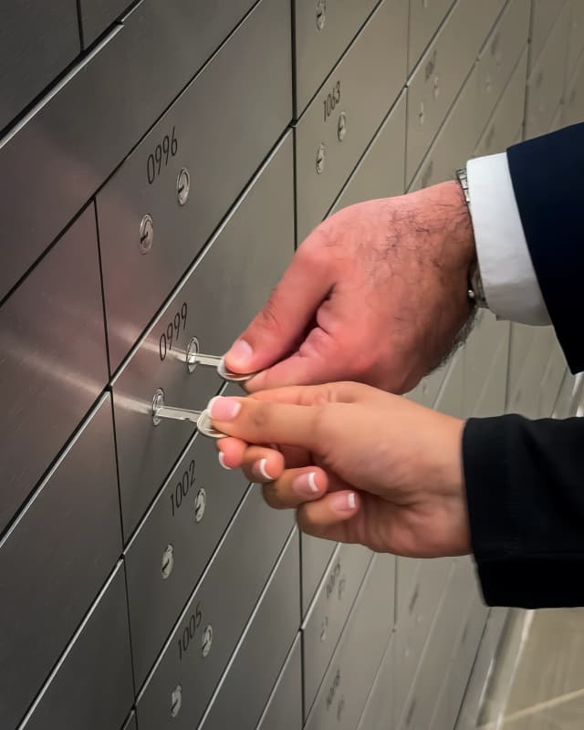 Dual Authentication UL- Certified Keys