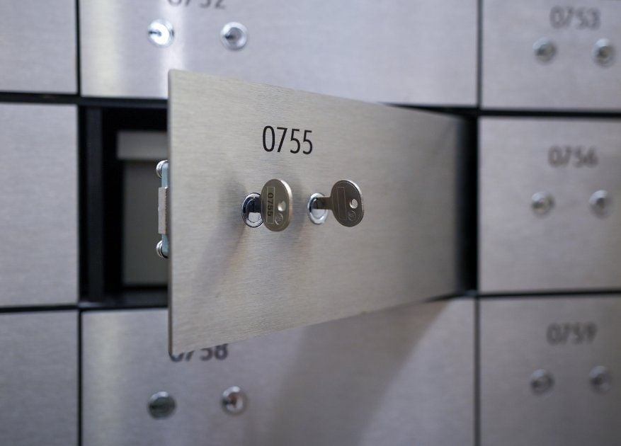 Safe deposit box 0755 open with dual client and facility keys